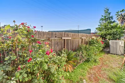 Bentley Avenue, Sacramento, CA 95823 - Photo 38