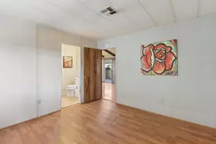 Bentley Ave, Sacramento, CA 95823 - Photo 32