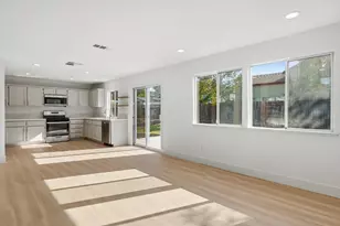 8916 Mandalay Way, Elk Grove, CA 95624 - Photo 24