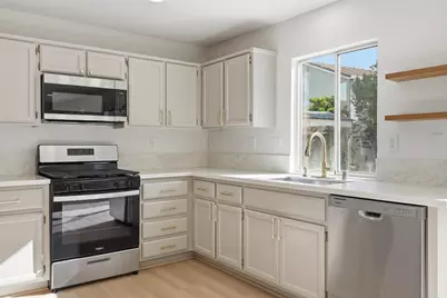 8916 Mandalay Way, Elk Grove, CA 95624 - Photo 22