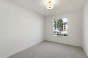 8916 Mandalay Way, Elk Grove, CA 95624 - Photo 18