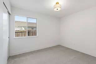 8916 Mandalay Way, Elk Grove, CA 95624 - Photo 16