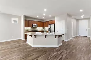 8013 Solomon Dr, Elk Grove, CA 95757 - Photo 12