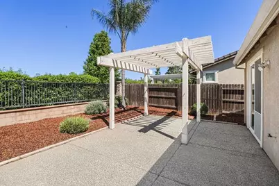 8013 Solomon Drive, Elk Grove, CA 95757 - Photo 38