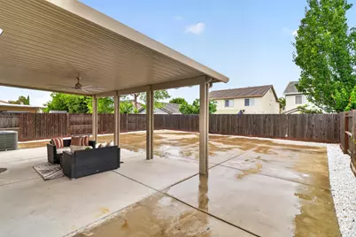 8216 Kossum Way, Elk Grove, CA 95624 - Photo 32