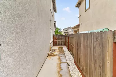 8216 Kossum Way, Elk Grove, CA 95624 - Photo 38