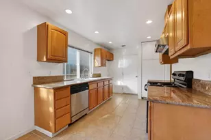 2744 Catania Way, Sacramento, CA 95826 - Photo 14