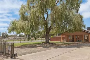 242 3rd St, Galt, CA 95632 - Photo 1