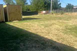 1718 Oliver St, Dos Palos, CA 93620 - Photo 6