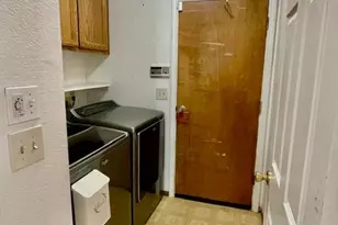 2377 Glacier Dr, Rocklin, CA 95677 - Photo 10