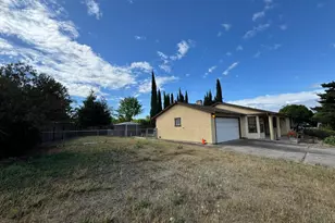 1461 E D St, Oakdale, CA 95361 - Photo 8