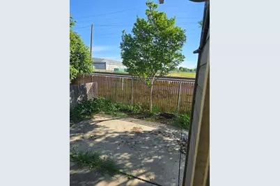 1865 E Acacia Street, Stockton, CA 95205 - Photo 14