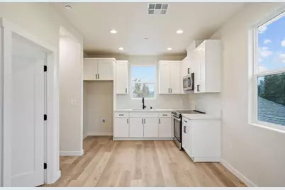 243 E E 3rd St, Tracy, CA 95376 - Photo 16