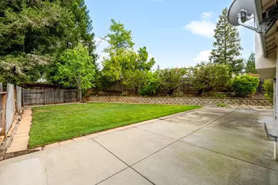 160 Hopfield Drive, Folsom, CA 95630 - Photo 2