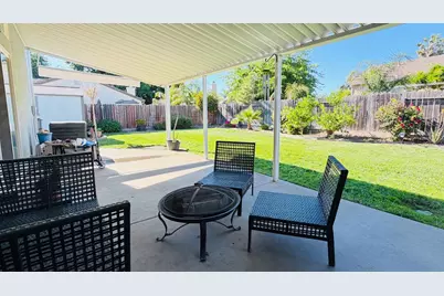 775 Oldenburg Way, Galt, CA 95632 - Photo 10
