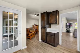 2270 Longview Dr, Roseville, CA 95747 - Photo 8