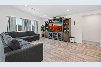 209 Dogwood Ranch Way, Patterson, CA 95363 - Photo 2