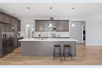 215 E Hawkeye Avenue, Turlock, CA 95380 - Photo 4