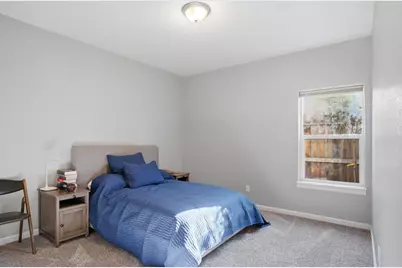 215 E Hawkeye Avenue, Turlock, CA 95380 - Photo 12