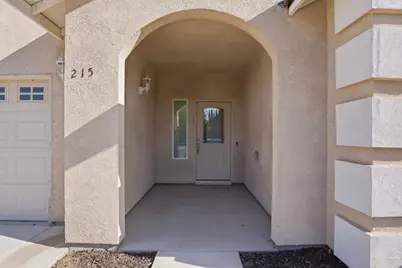 215 E Hawkeye Avenue, Turlock, CA 95380 - Photo 2