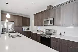 215 E Hawkeye Ave, Turlock, CA 95380 - Photo 6