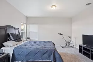 215 E Hawkeye Ave, Turlock, CA 95380 - Photo 14