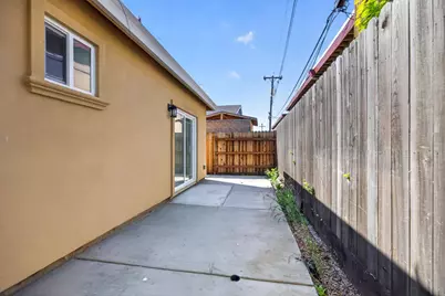 5960 Cortes Court, Sacramento, CA 95824 - Photo 18