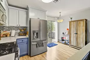 8153 La Almendra Way, Sacramento, CA 95823 - Photo 18