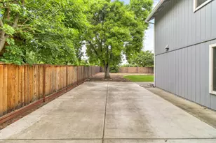 8153 La Almendra Way, Sacramento, CA 95823 - Photo 44