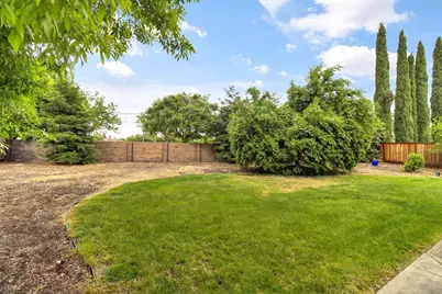 8153 La Almendra Way, Sacramento, CA 95823 - Photo 36