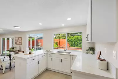 9243 Carla Way, Sacramento, CA 95826 - Photo 10