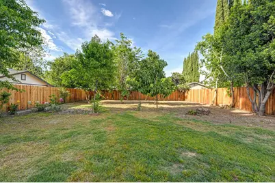 2776 Bridgeford Drive, Sacramento, CA 95833 - Photo 28