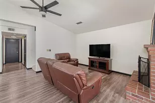 8831 Minnie Cir, Elk Grove, CA 95624 - Photo 14