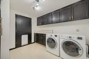 8831 Minnie Cir, Elk Grove, CA 95624 - Photo 32