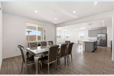 8679 Oldfield Way, Sacramento, CA 95829 - Photo 2