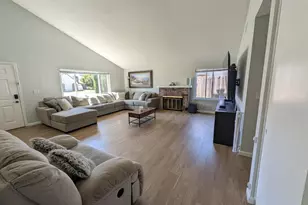 8063 Oak Meadow Ct, Citrus Heights, CA 95610 - Photo 2