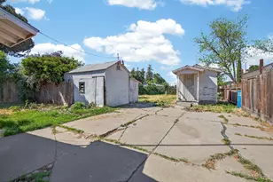 2611 W Acacia St, Stockton, CA 95203 - Photo 22