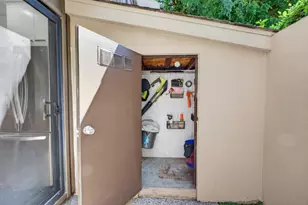 878 Woodside Ln, Sacramento, CA 95825 - Photo 30