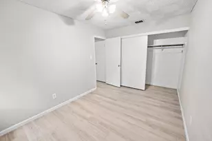 8853 La Riviera Dr, Sacramento, CA 95826 - Photo 32
