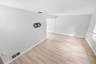 8853 La Riviera Dr, Sacramento, CA 95826 - Photo 8
