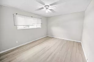 8853 La Riviera Dr, Sacramento, CA 95826 - Photo 10