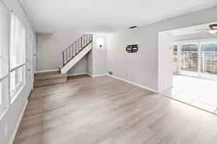 8853 La Riviera Dr, Sacramento, CA 95826 - Photo 4