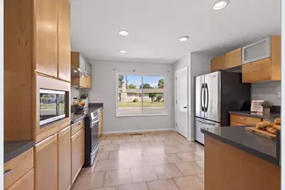 4380 Briarwood Drive, Sacramento, CA 95821 - Photo 14