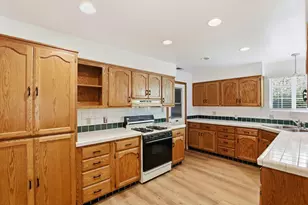 3917 Kings Way, Sacramento, CA 95821 - Photo 8