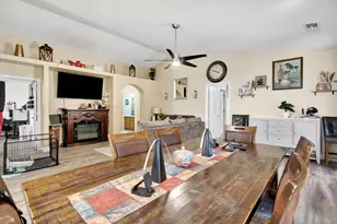 980 Redwood St, Parlier, CA 93648 - Photo 6