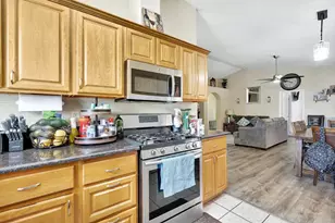 980 Redwood St, Parlier, CA 93648 - Photo 14