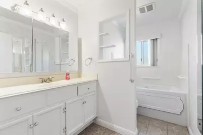 1008 Colonial Court, Modesto, CA 95350 - Photo 20