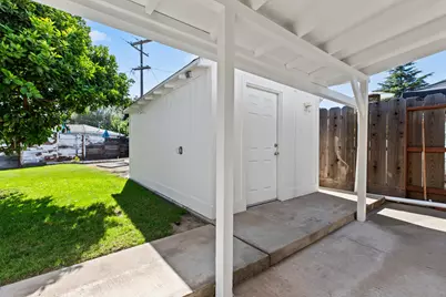 1008 Colonial Court, Modesto, CA 95350 - Photo 32