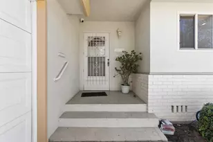 1008 Colonial Ct, Modesto, CA 95350 - Photo 2