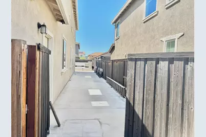 8026 Prairie Hawk Way, Sacramento, CA 95829 - Photo 24